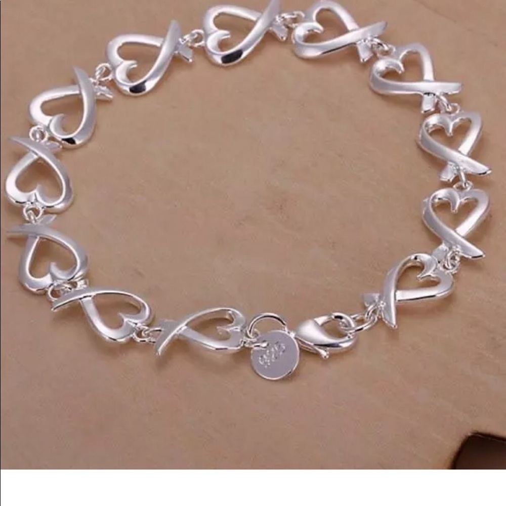 🤍💕Heart Bracelet 🤍💕